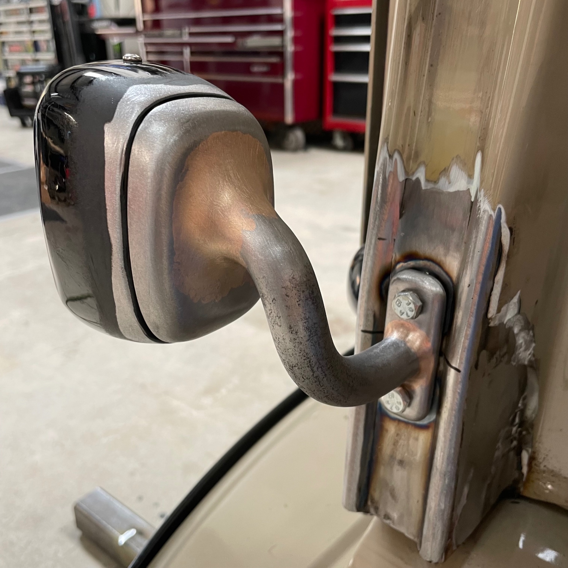 Stem-to-housing detail — hidden wire pass-through.