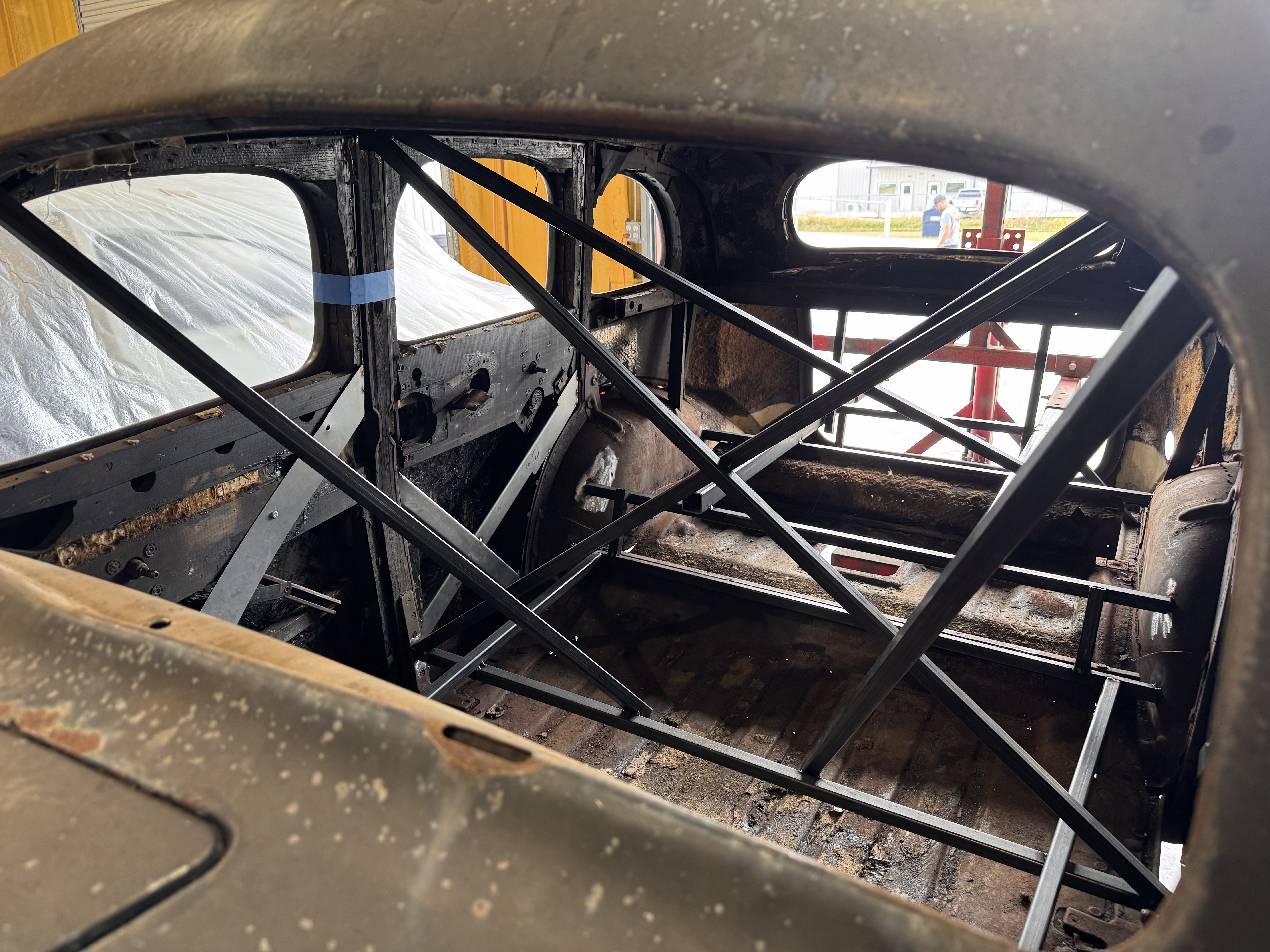 Thorough bracing inside — the original wooden inner structure needs full support while the body rotates in mid air.