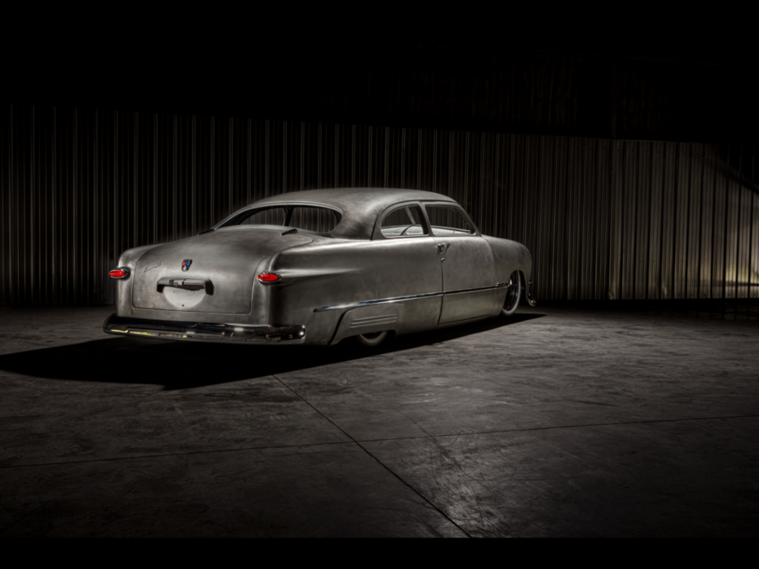 Rear three-quarter in the studio.