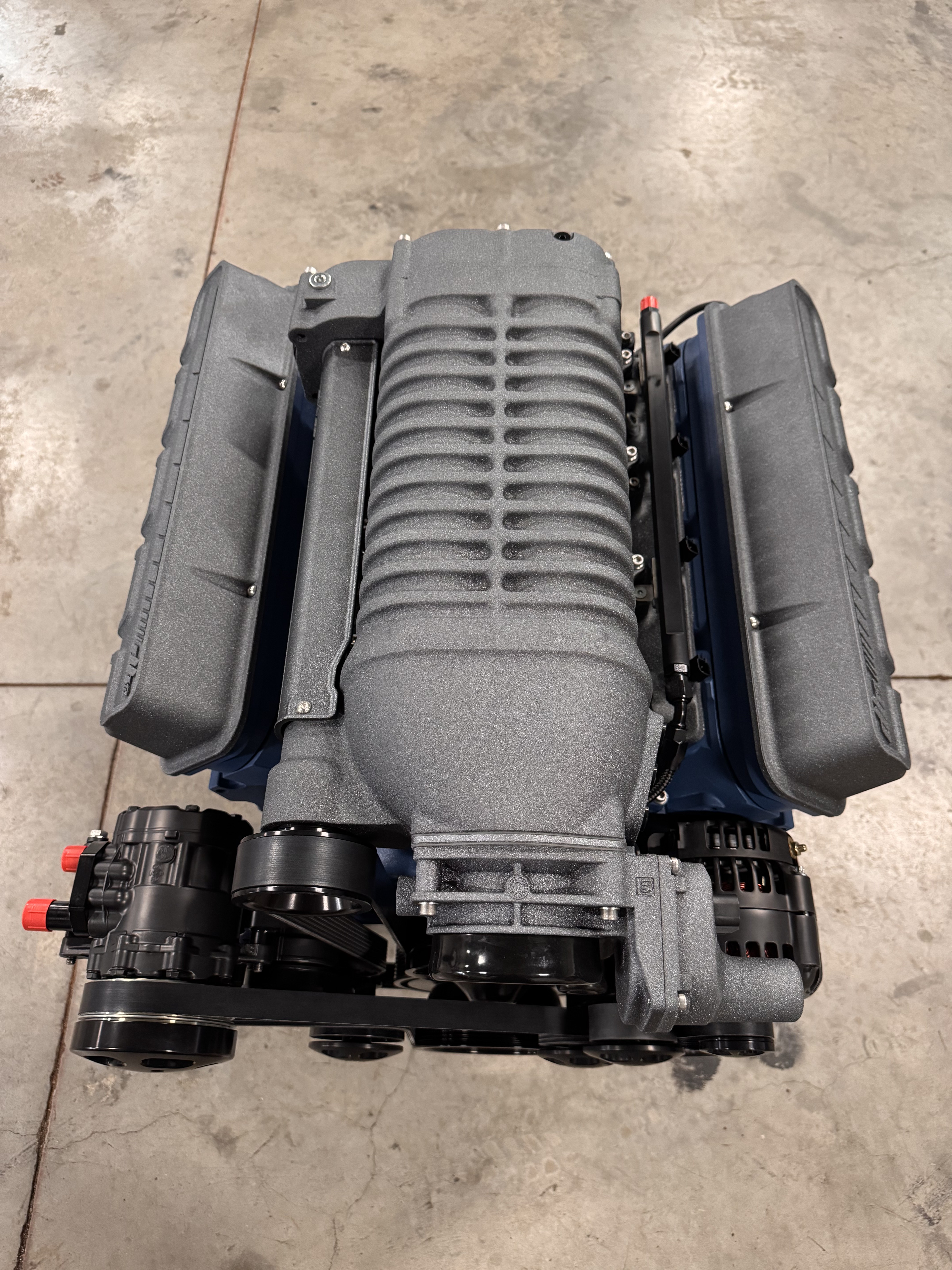 The Roots-style Whipple supercharger sits on top of the built 427, just ready to produce massive gains.